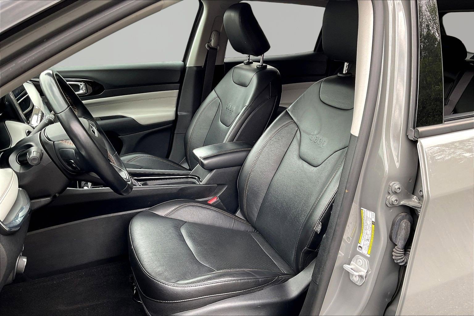 Used 2022 Jeep Compass Limited AWD/4WD image 22