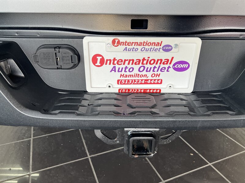 Used 2020 Toyota Tacoma SR5 RWD image 33