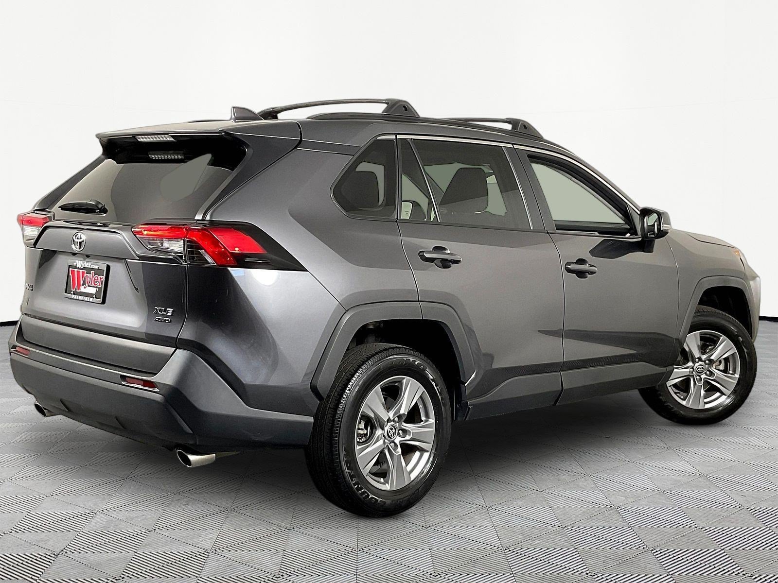 Used 2022 Toyota RAV4 XLE w/ Convenience Package AWD/4WD image 6