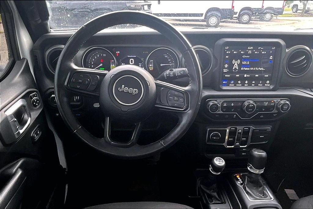 Used 2023 Jeep Wrangler Unlimited w/ Cold Weather Group AWD/4WD image 5