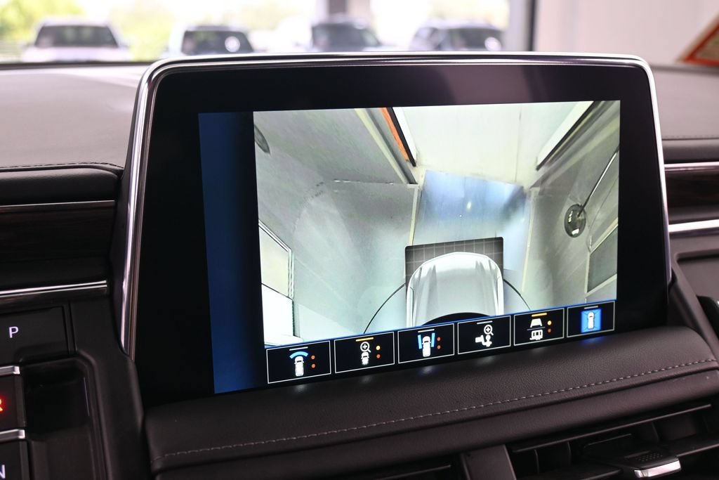 Used 2022 Chevrolet Suburban Z71 w/ Luxury Package AWD/4WD image 21