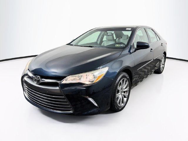 Used 2016 Toyota Camry XLE w/ Moonroof Package FWD image 3