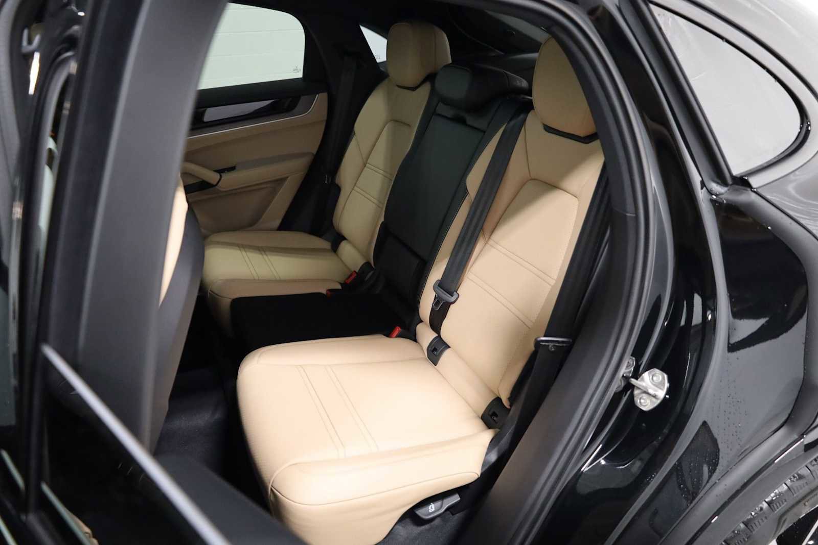 New 2026 Porsche Cayenne S image 36