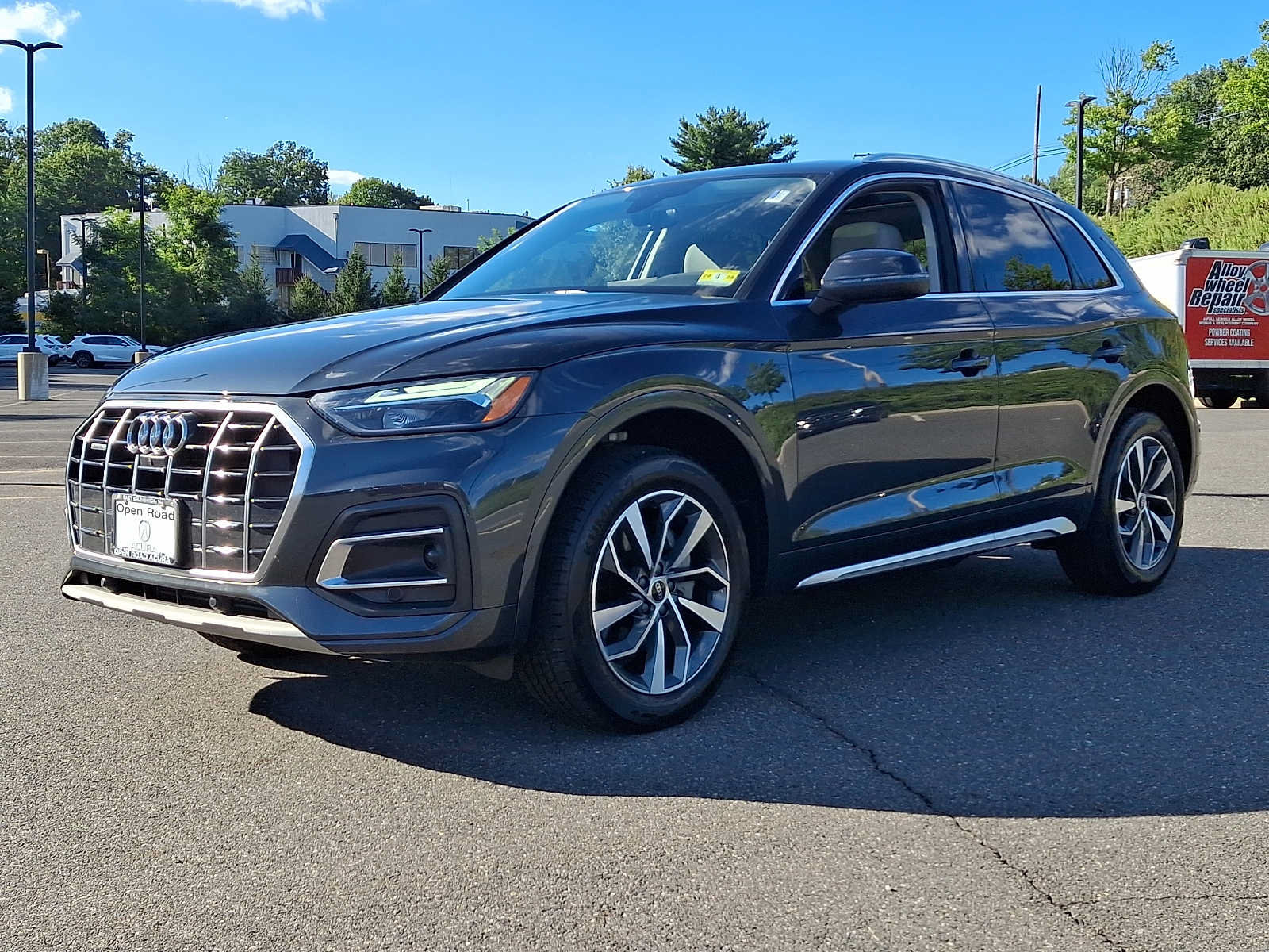 Used 2021 Audi Q5 2.0T Premium Plus w/ Premium Plus Package AWD/4WD image 3