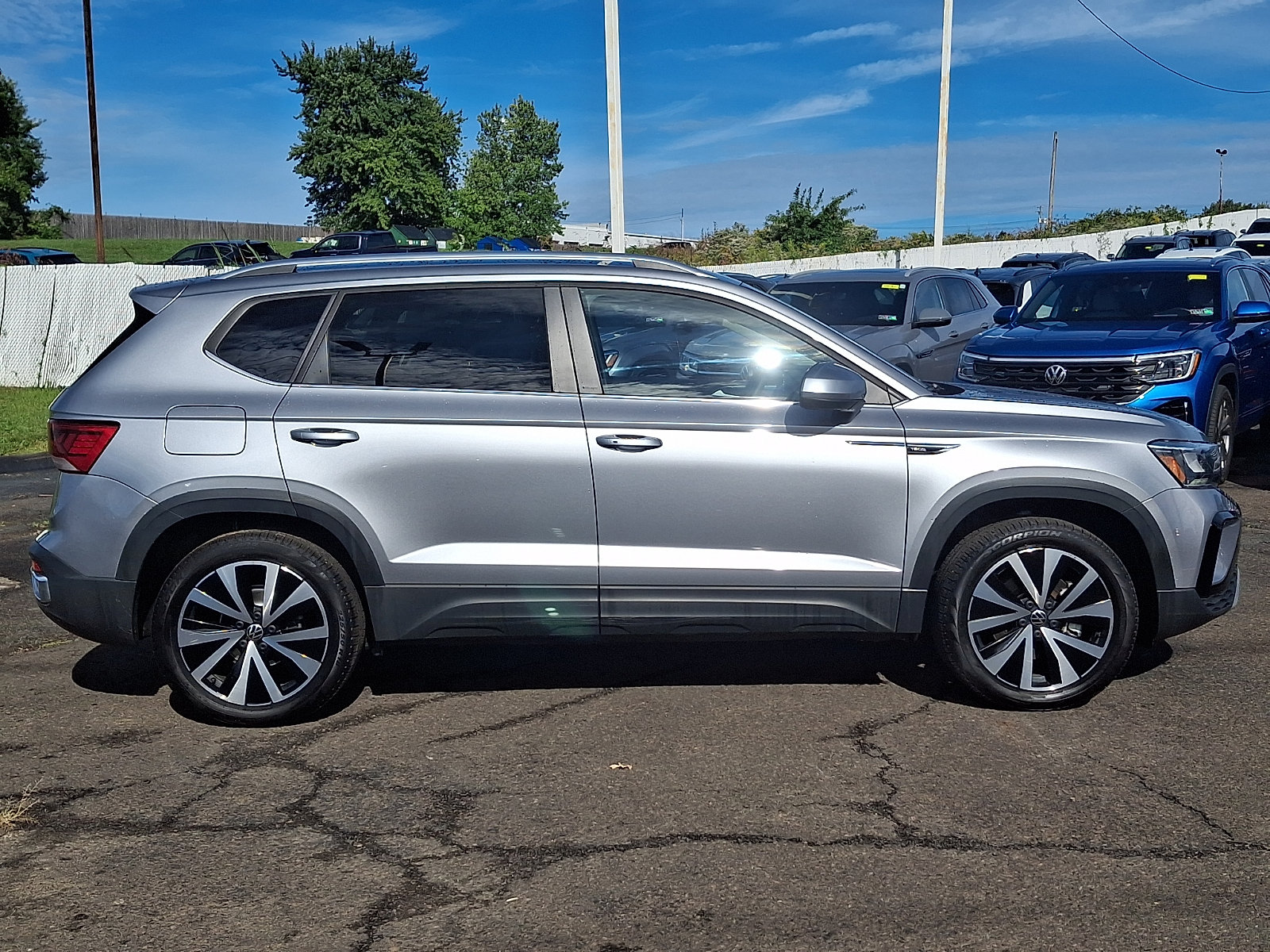 Used 2022 Volkswagen Taos SE AWD/4WD image 8