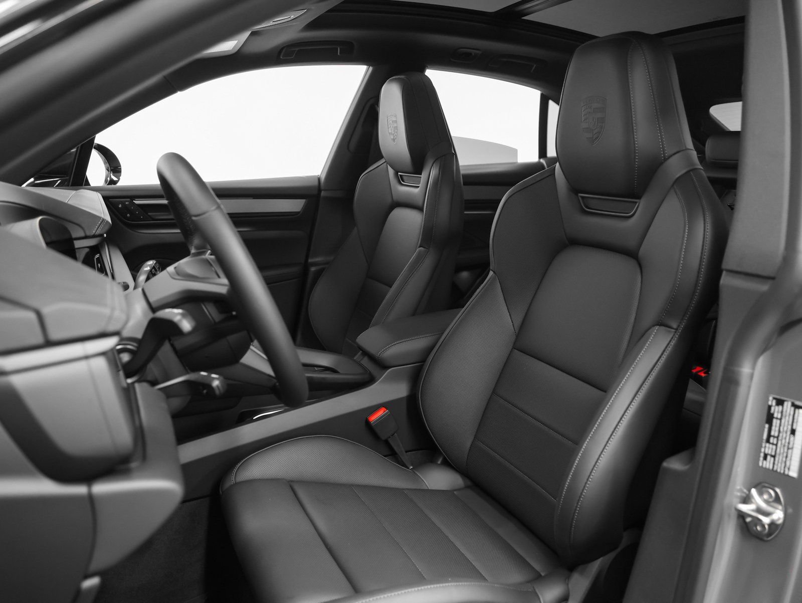 New 2025 Porsche Macan 4S Electric image 5