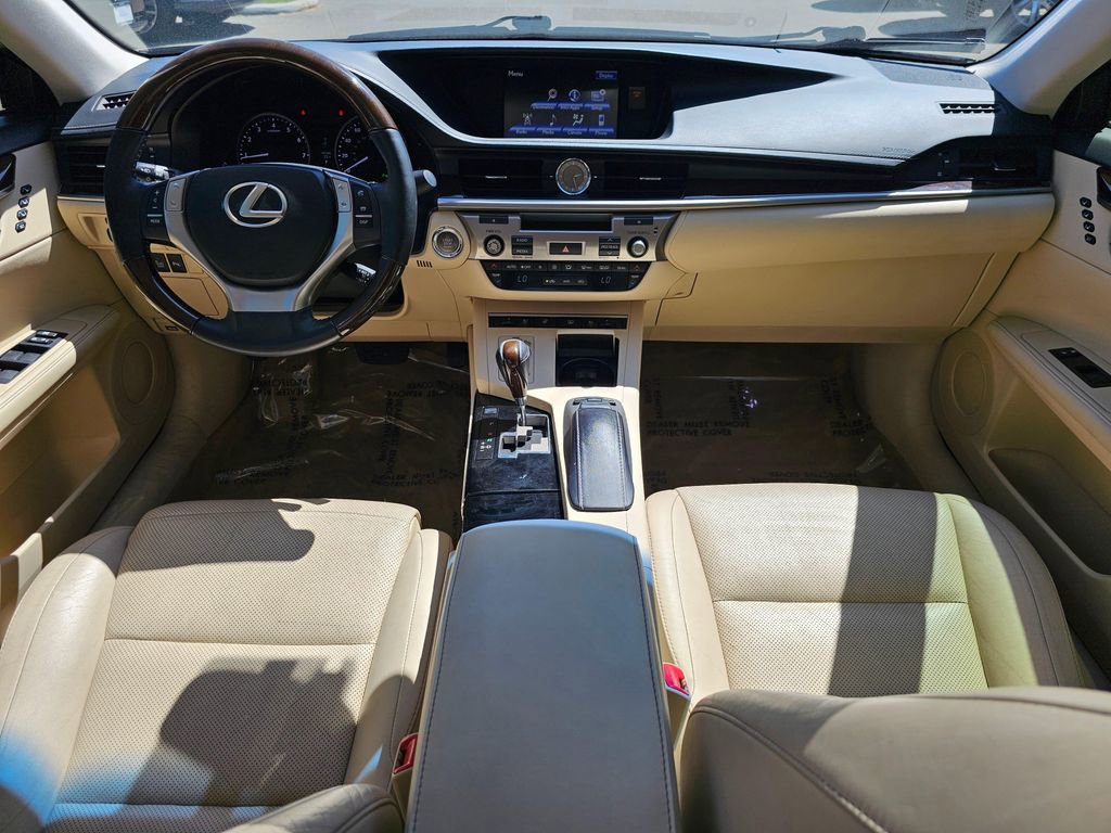Used 2014 Lexus ES 350 w/ Ultra Luxury Package FWD image 17