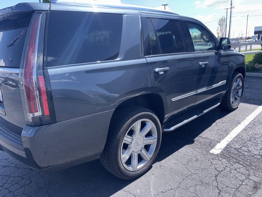 Used 2019 Cadillac Escalade Luxury image 4