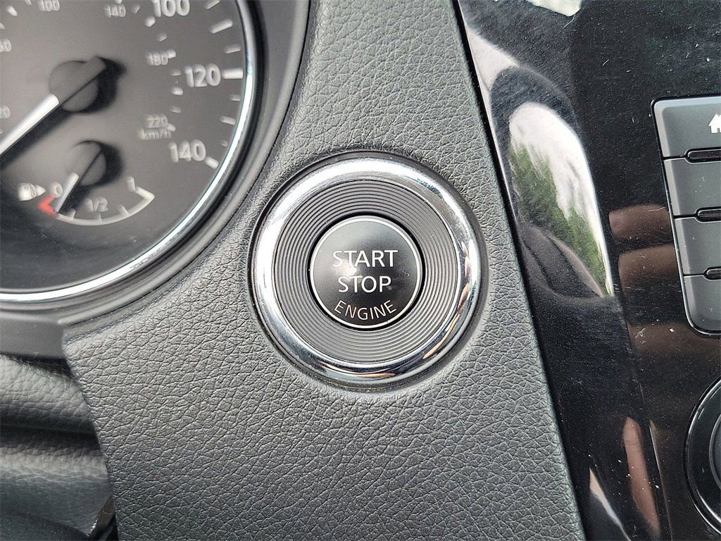 Used 2020 Nissan Rogue SL w/ Premium Package image 9