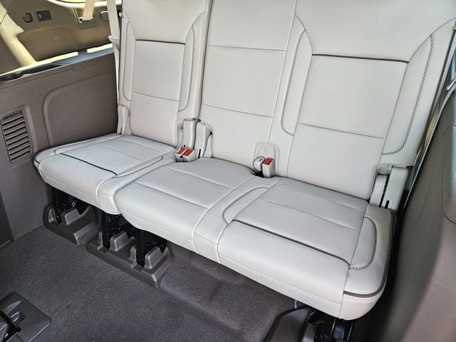 New 2026 GMC Yukon XL Denali w/ Sun & Power Step Package AWD/4WD image 22
