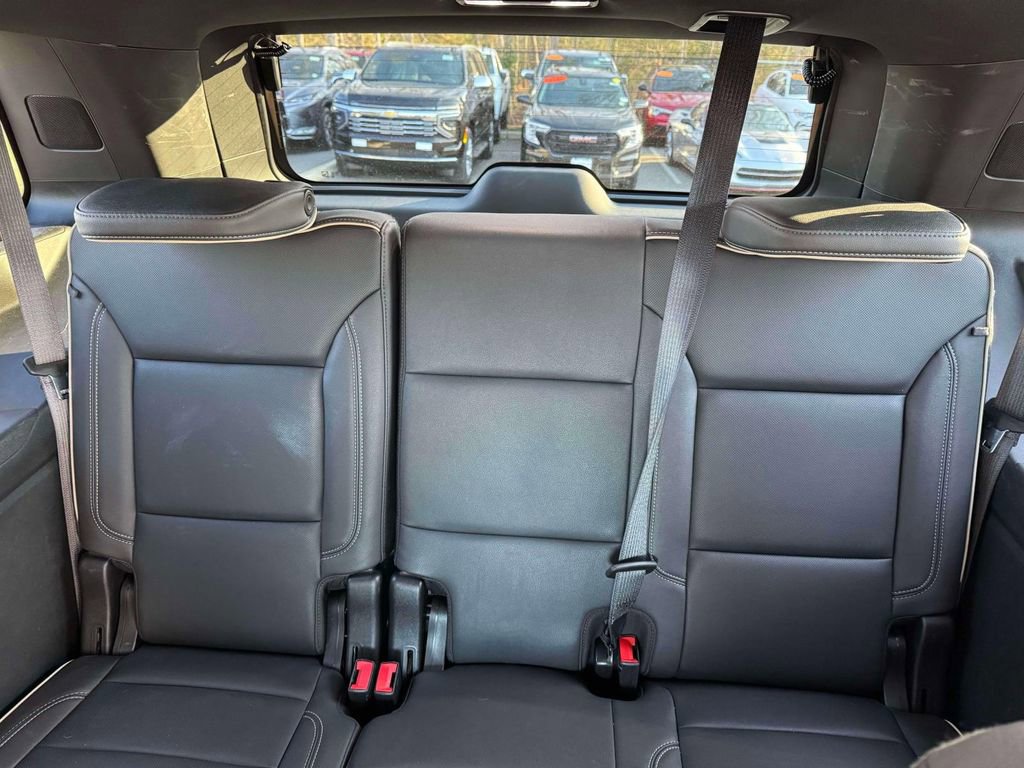 Used 2024 Chevrolet Tahoe Premier AWD/4WD image 15