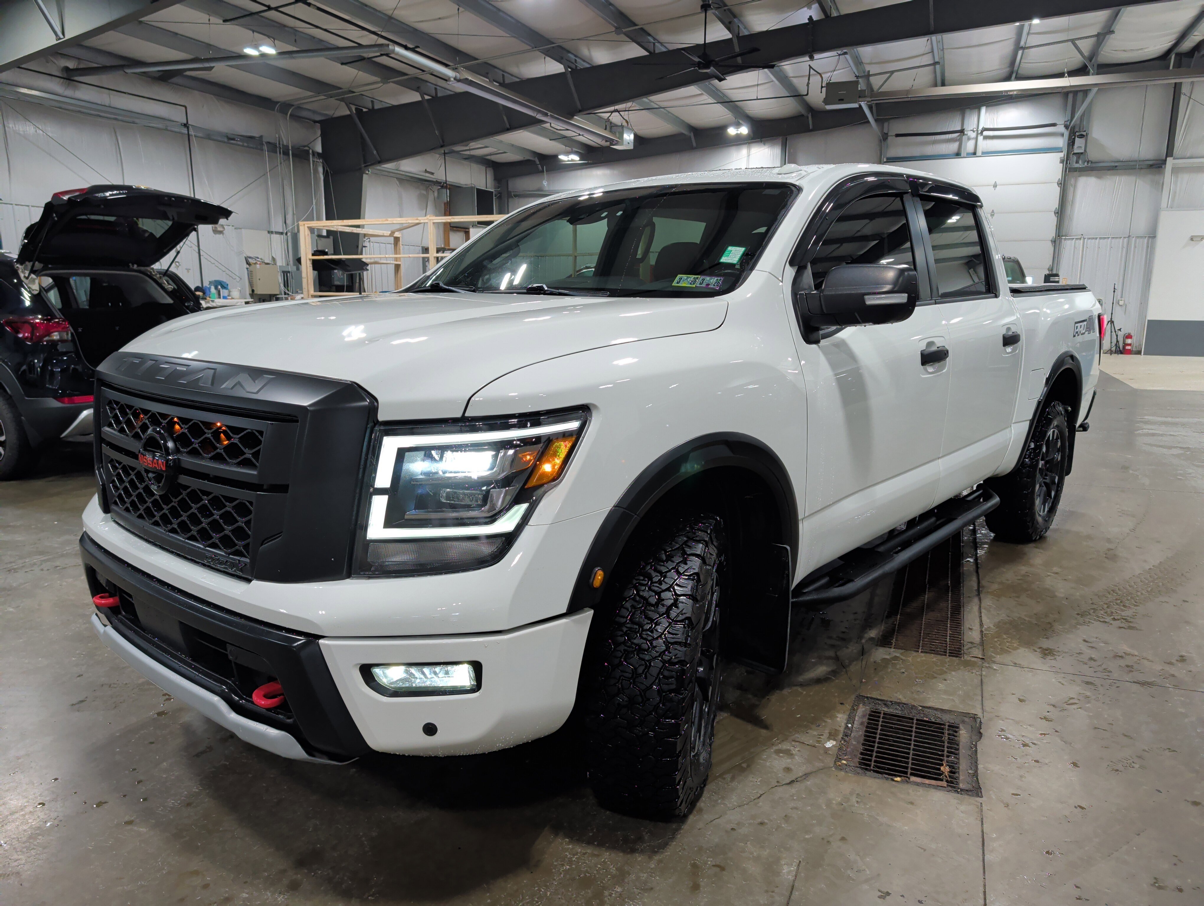Used 2020 Nissan Titan PRO-4X w/ Pro-4x Convenience Package image 6