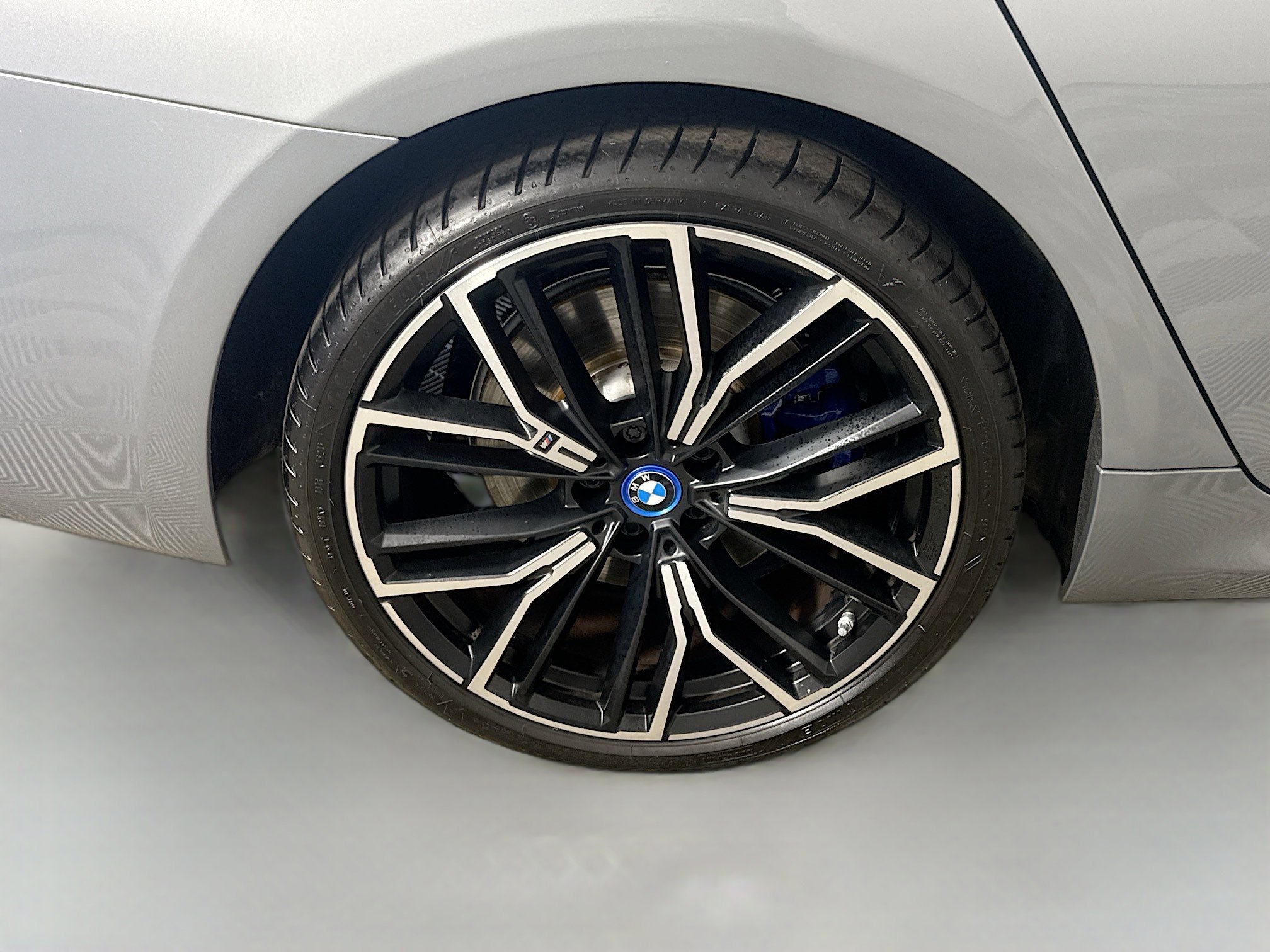 Used 2023 BMW 530e w/ M Sport Package RWD image 33