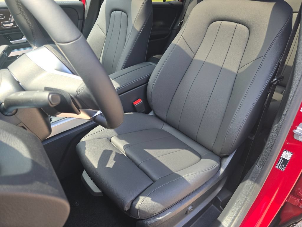 New 2026 Mercedes-Benz GLB 250 4MATIC image 24