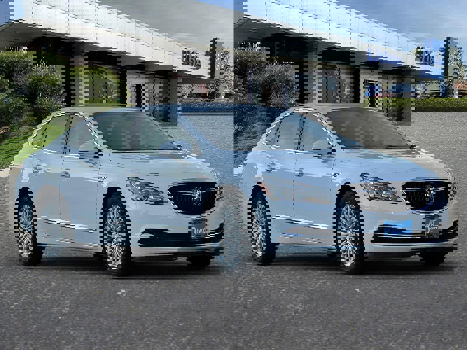 Used 2019 Buick LaCrosse Preferred image 10