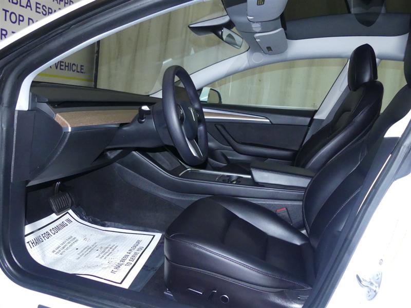 Used 2021 Tesla Model 3 Standard Range Plus image 17