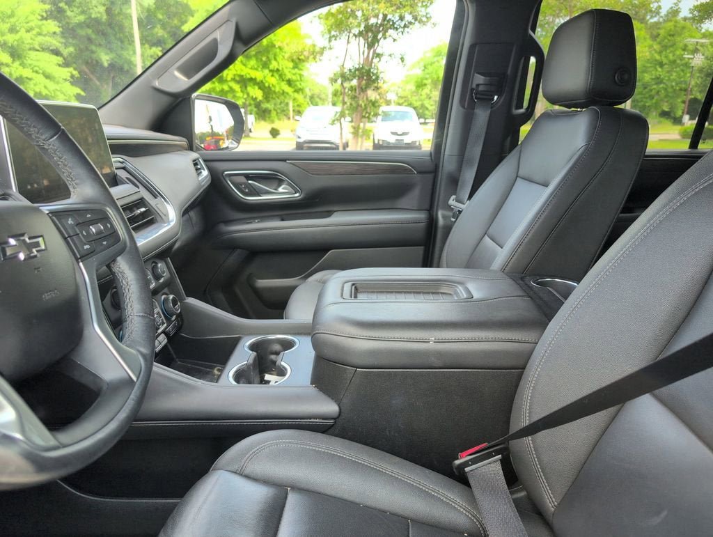 Certified 2022 Chevrolet Tahoe Z71 w/ Luxury Package AWD/4WD image 2