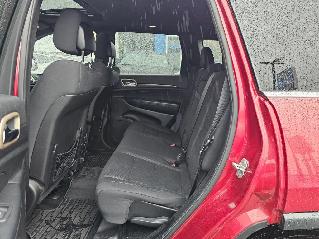 Used 2014 Jeep Grand Cherokee Laredo w/ Security & Convenience Group AWD/4WD image 27