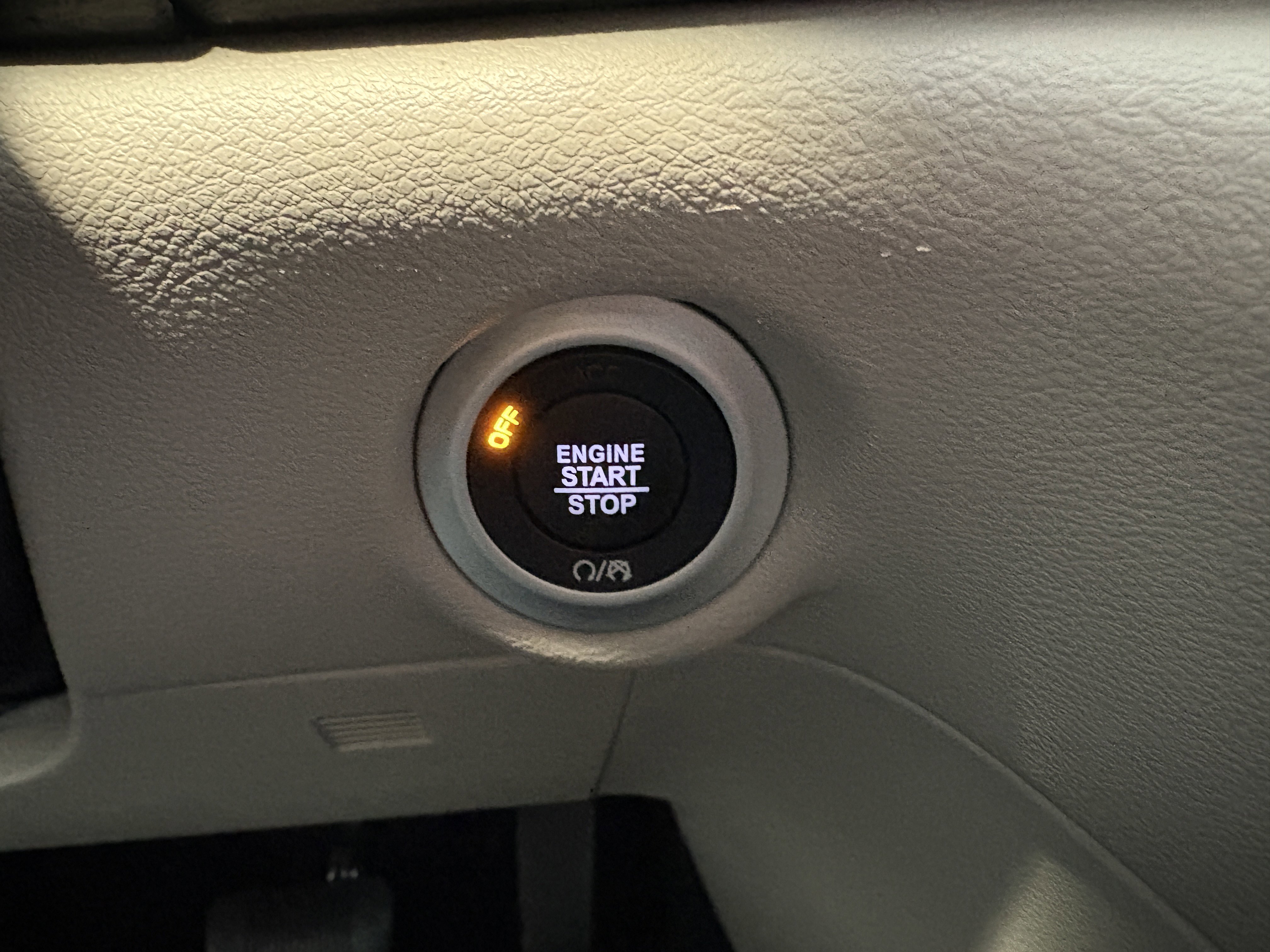 Used 2024 Chrysler Pacifica Touring-L image 14