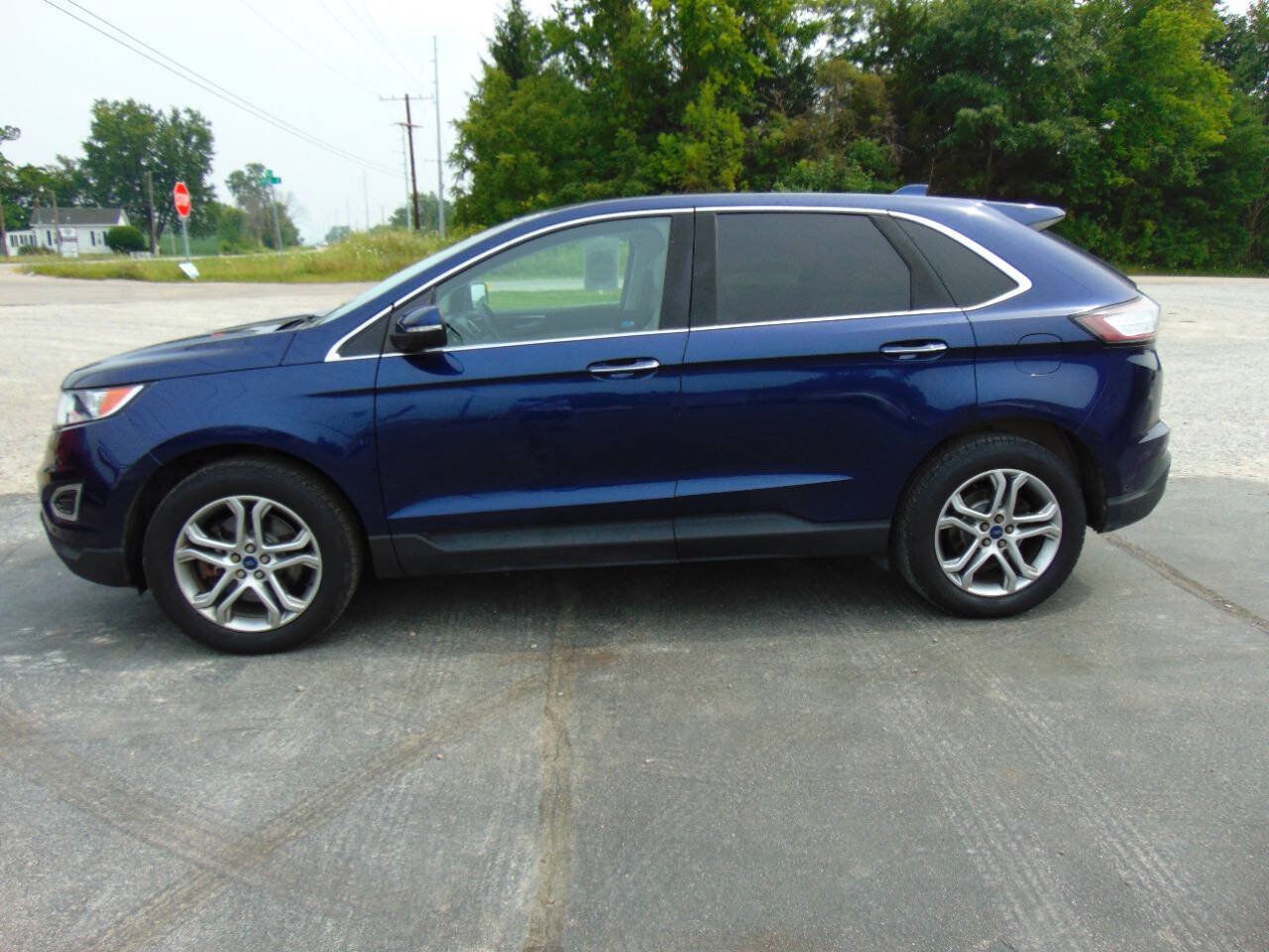 Used 2016 Ford Edge Titanium w/ Equipment Group 302A AWD/4WD image 5