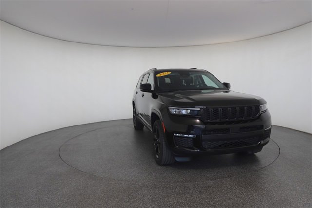 Used 2023 Jeep Grand Cherokee L Limited w/ Black Appearance Package image 30