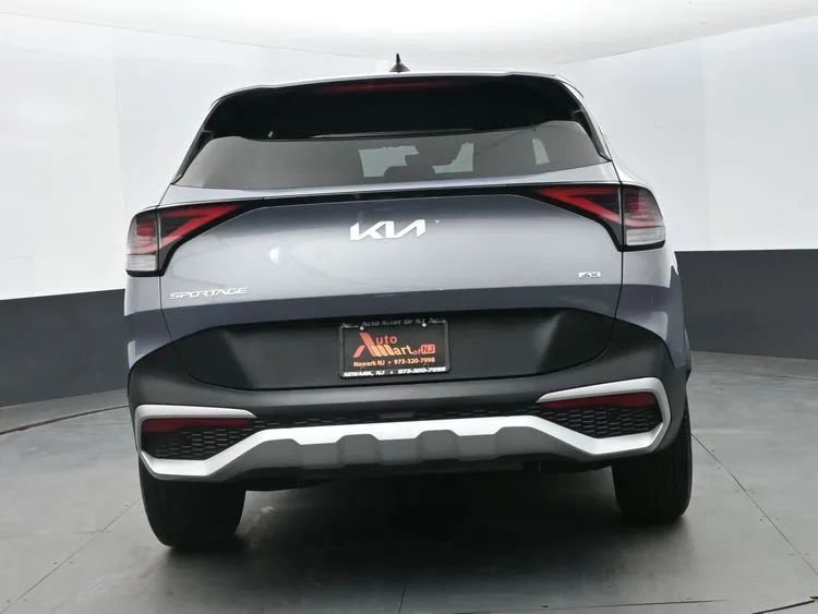 Used 2025 Kia Sportage LX image 8