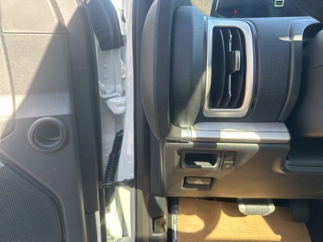 New 2025 Ford Expedition Active image 18