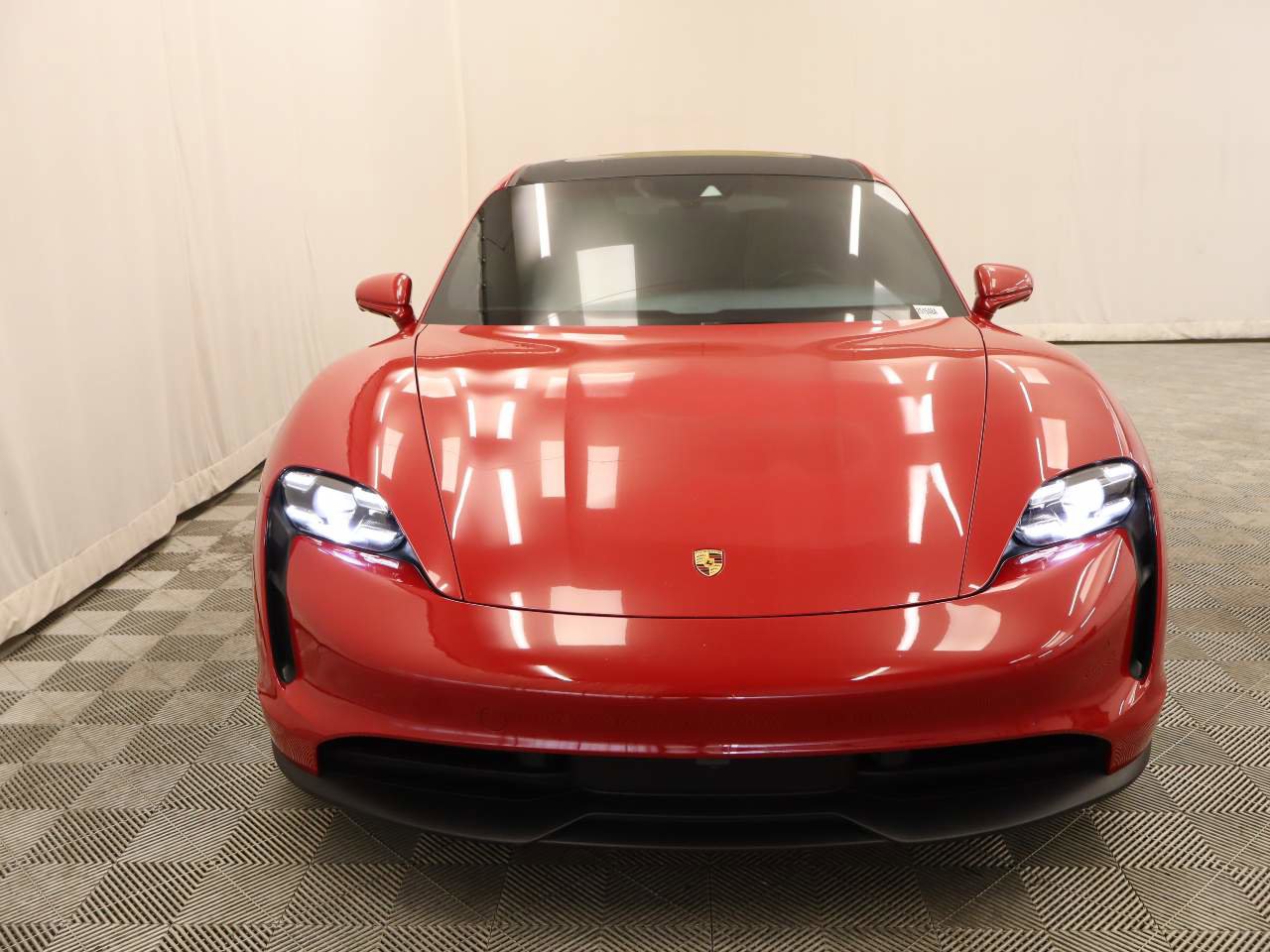 Used 2020 Porsche Taycan 4S image 4