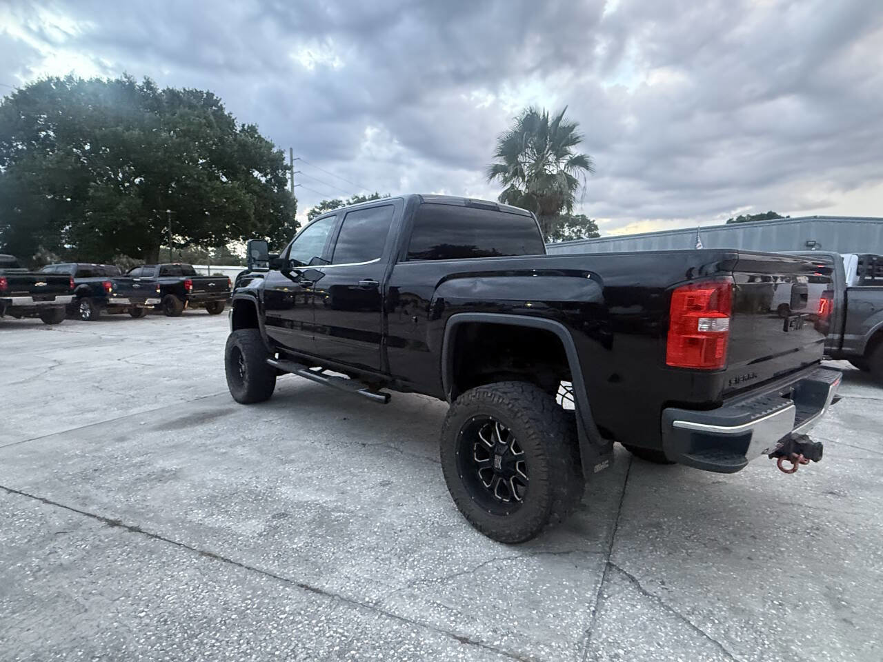 Used 2016 GMC Sierra 2500 SLE w/ Suspension Package, Off-Road AWD/4WD image 5