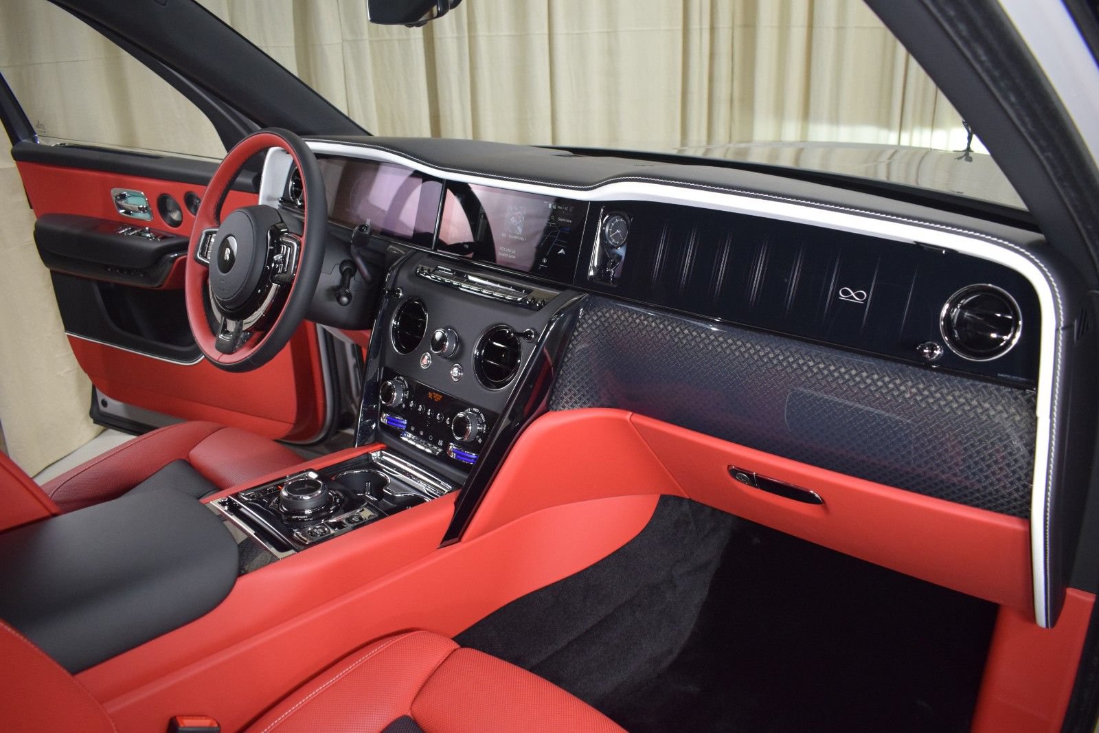 New 2026 Rolls-Royce Cullinan Black Badge AWD/4WD image 24