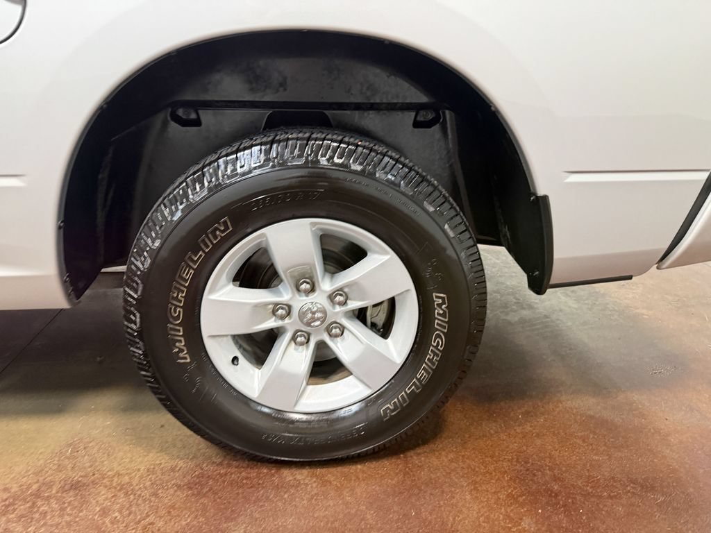 Used 2017 RAM 1500 Express RWD image 89
