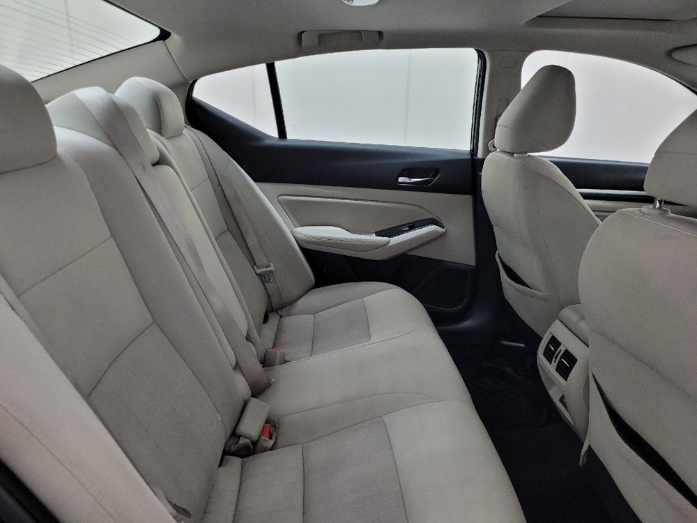 Used 2020 Nissan Altima 2.5 SV FWD image 19