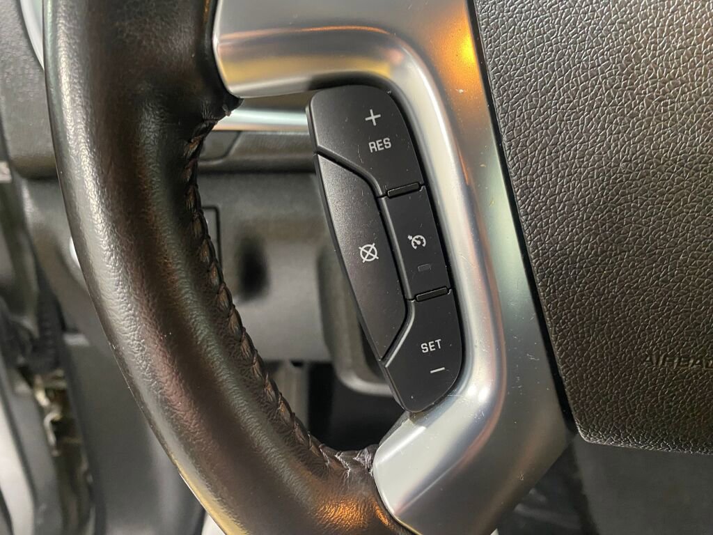 Used 2017 Chevrolet Traverse LT w/ Style and Technology Package image 11