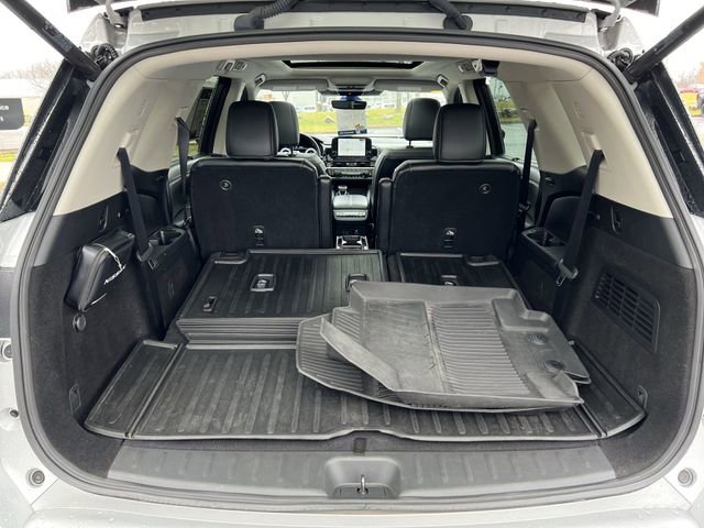 Used 2024 Nissan Pathfinder Platinum image 22