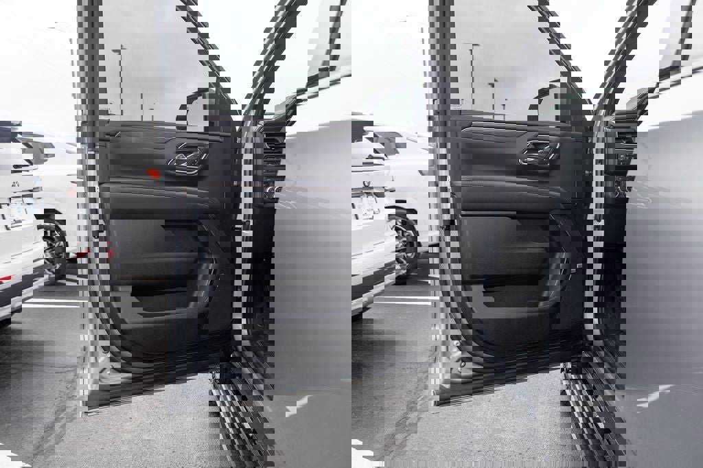 Used 2024 GMC Yukon AT4 w/ AT4 Premium Package image 14