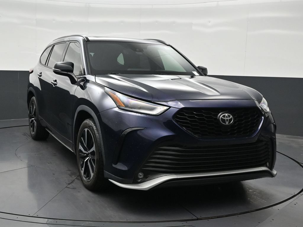 Used 2021 Toyota Highlander XSE FWD image 8