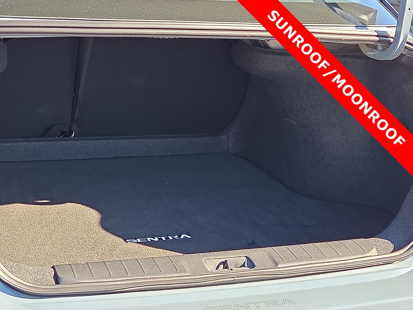 Used 2024 Nissan Sentra SR w/ SR Premium Package image 9