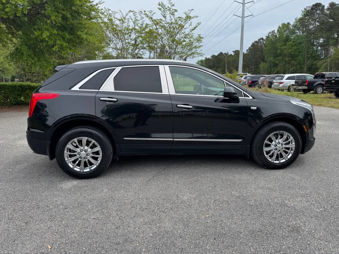 Used 2017 Cadillac XT5 Luxury w/ Driver Awareness Package image 16