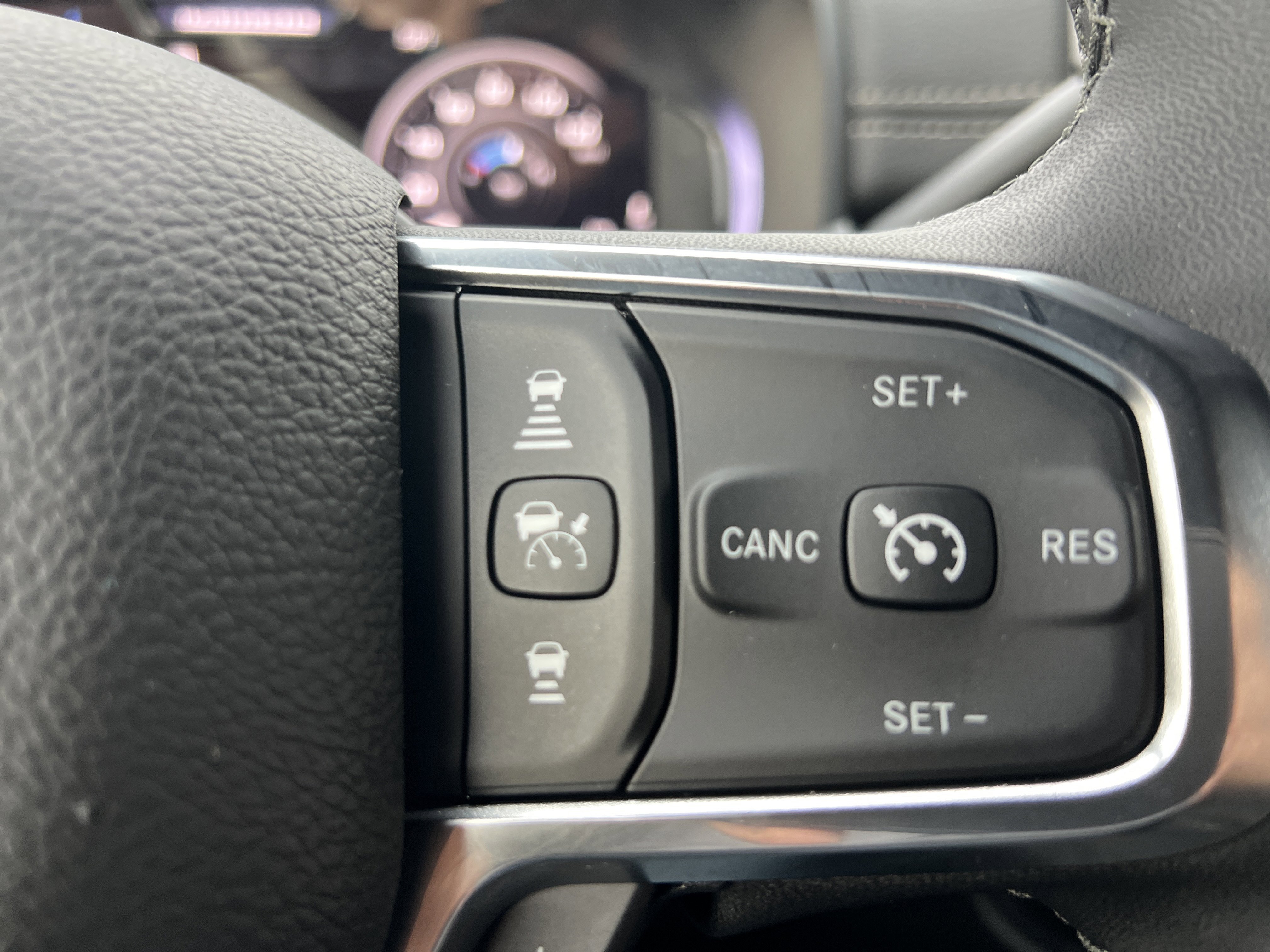 Used 2025 RAM 2500 Laramie image 32