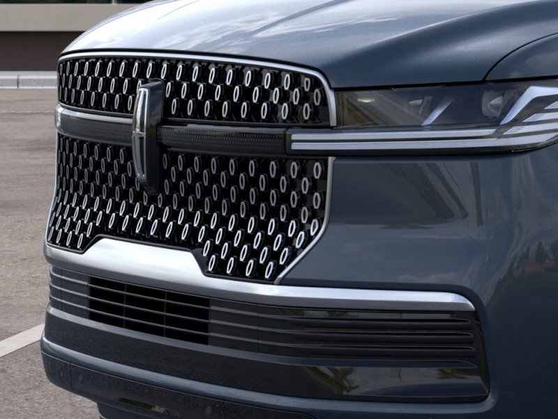 New 2026 Lincoln Navigator Reserve AWD/4WD image 17