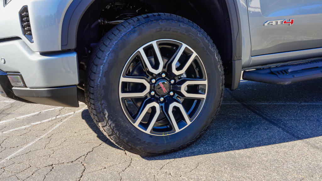 New 2026 GMC Sierra 1500 AT4 w/ AT4 Premium Package AWD/4WD image 7