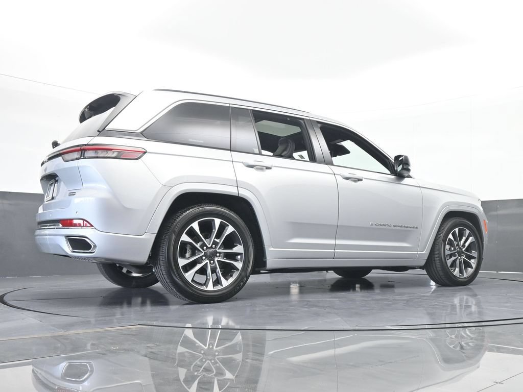 Used 2024 Jeep Grand Cherokee Overland w/ Luxury Tech Group IV AWD/4WD image 68