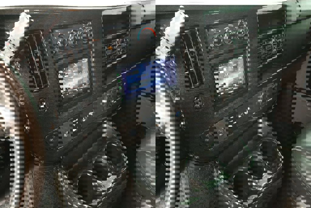 Used 2018 GMC Savana 2500 Extended w/ Enhanced Convenience Package image 15