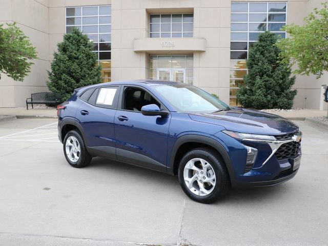 Used 2024 Chevrolet Trax LS w/ LS Convenience Package