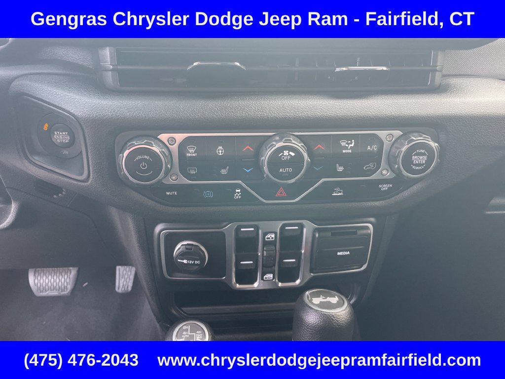 Certified 2024 Jeep Wrangler Unlimited w/ Convenience Group AWD/4WD image 58