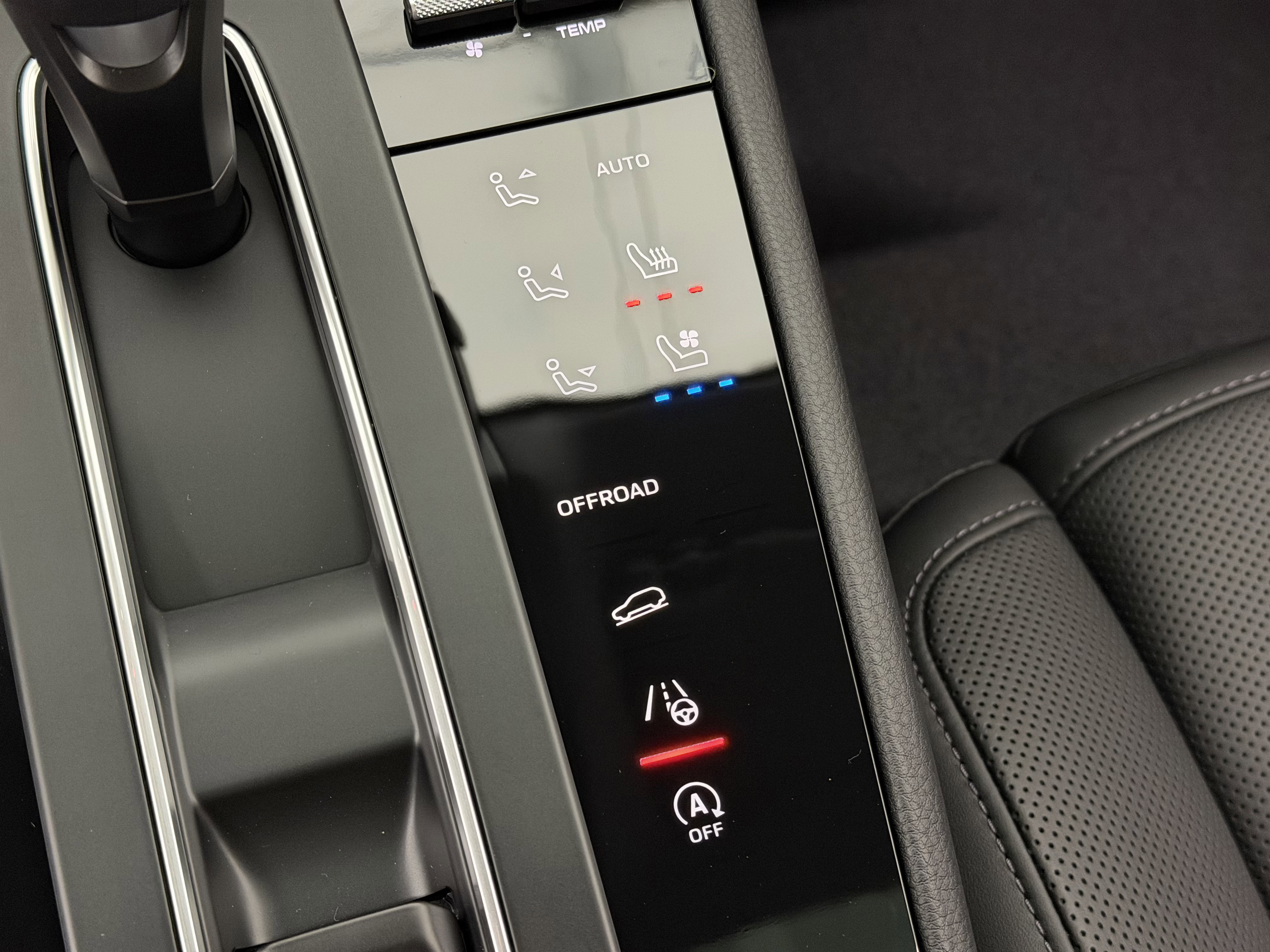 New 2026 Porsche Macan image 38