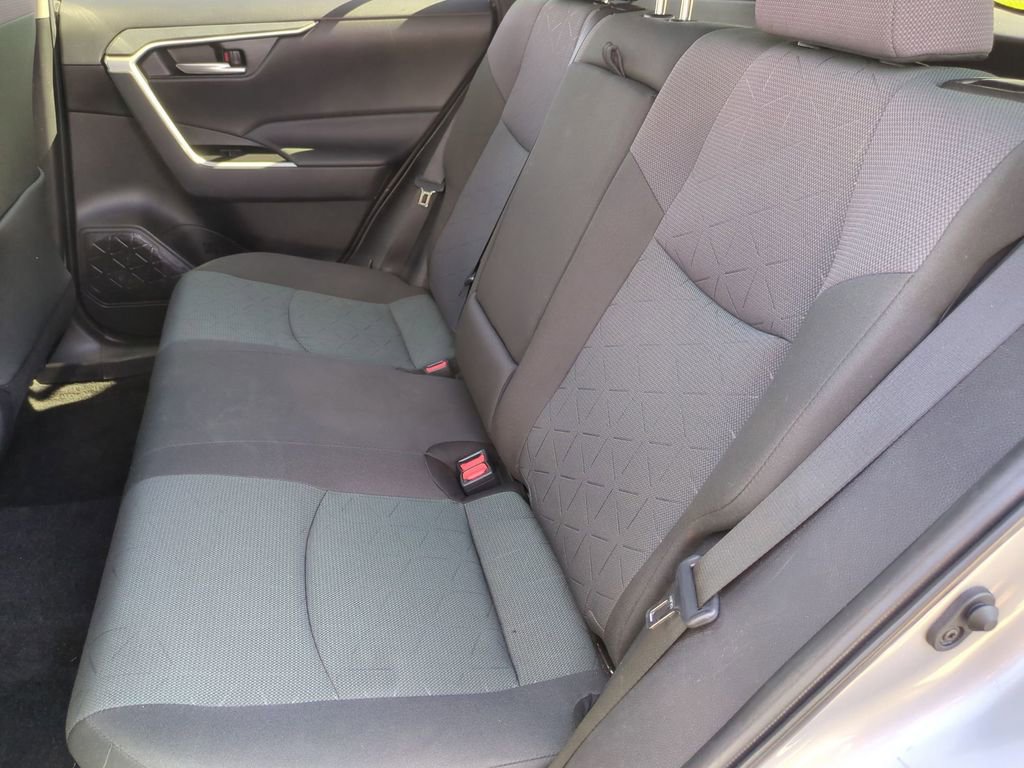 Used 2025 Toyota RAV4 XLE AWD/4WD image 28