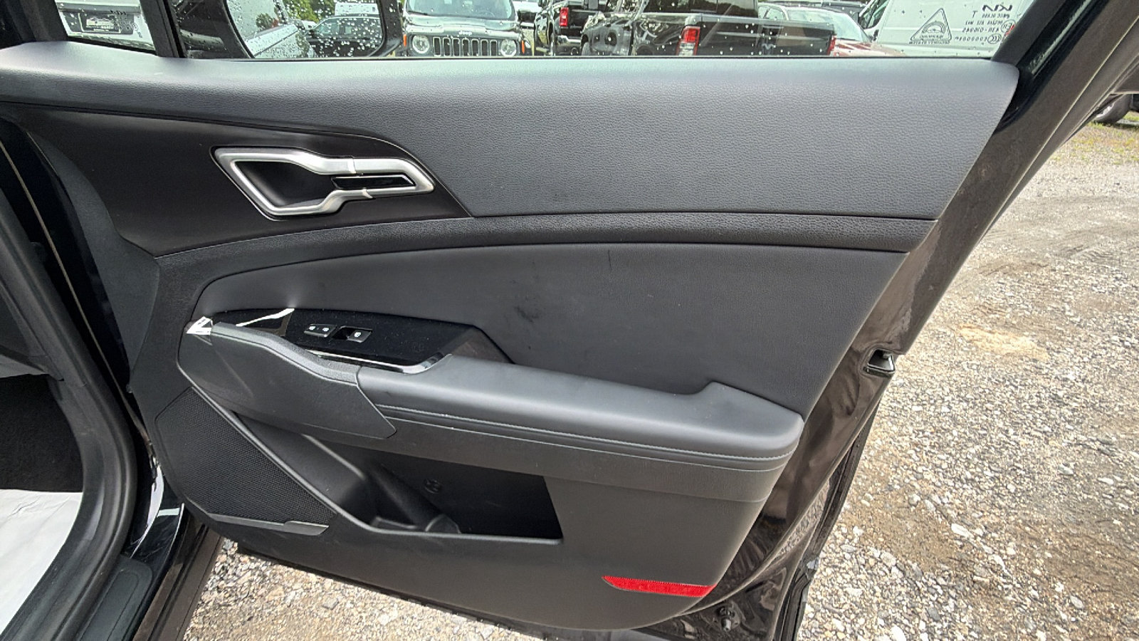 Used 2025 Kia Sportage EX w/ Premium Package FWD image 19