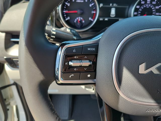 Certified 2024 Kia Carnival EX FWD image 18