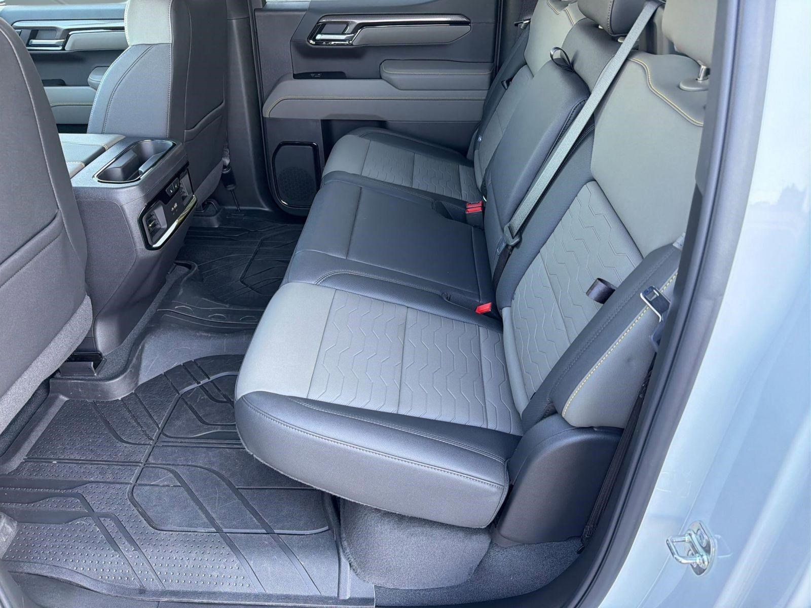 Used 2025 Chevrolet Silverado 1500 ZR2 w/ Technology Package image 15